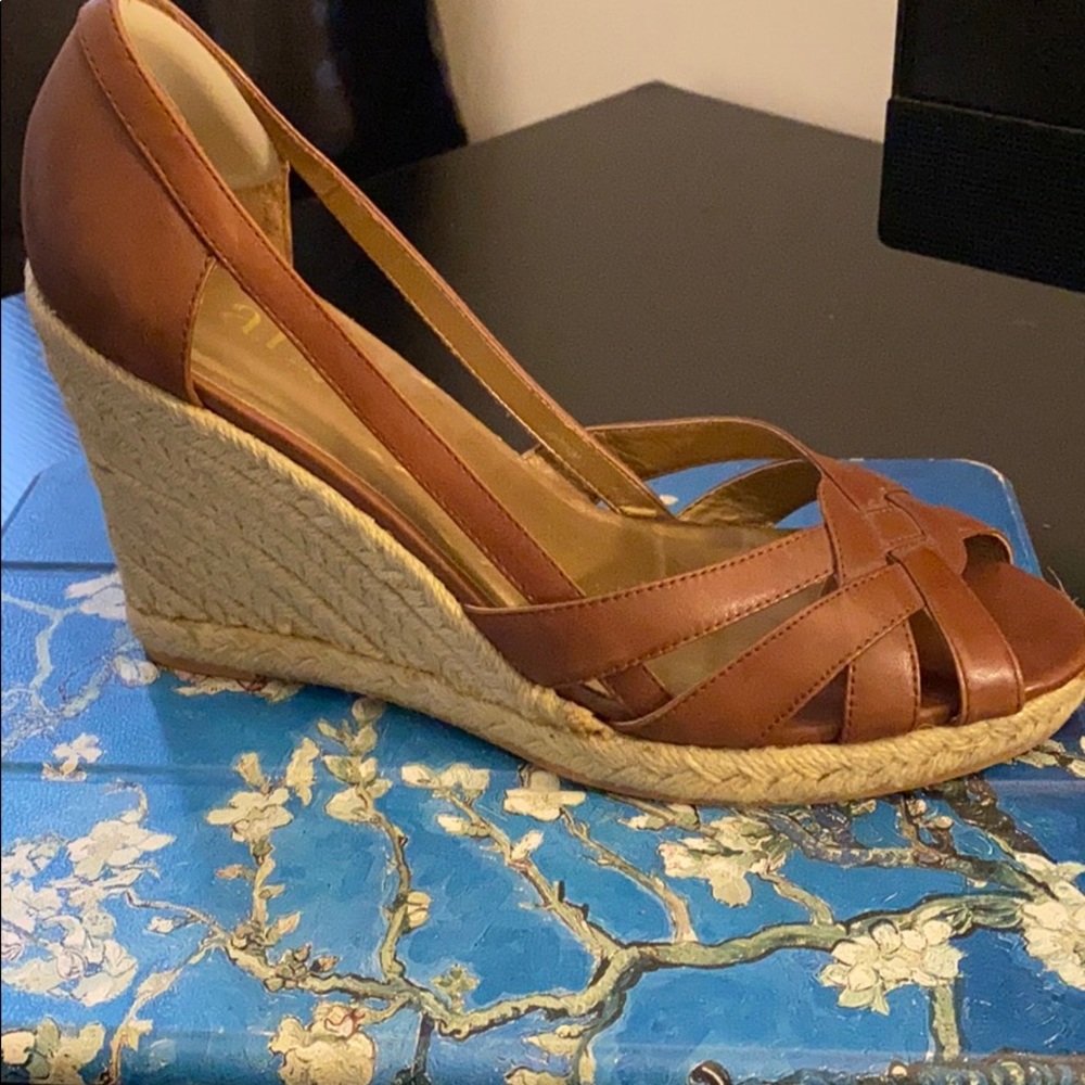 Wedge shoes